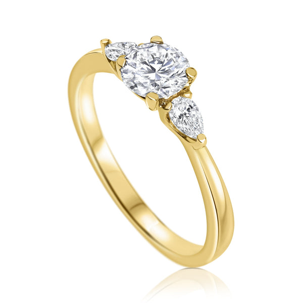 Jasmin Diamond Ring in Yellow Gold